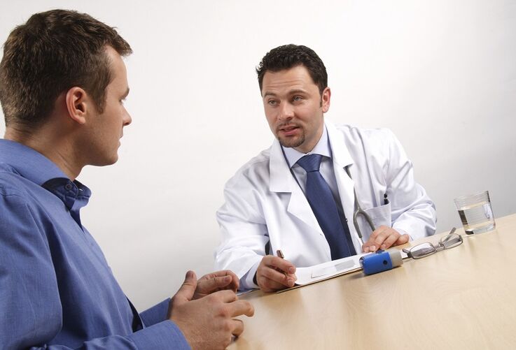 consulta com um médico antes da cirurgia de aumento do pênis